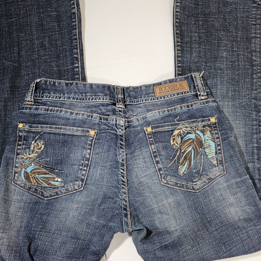 Rock & Roll Cowgirl Mid Rise Bootcut Jeans Size 29 (30x30) Feathers Embroidered